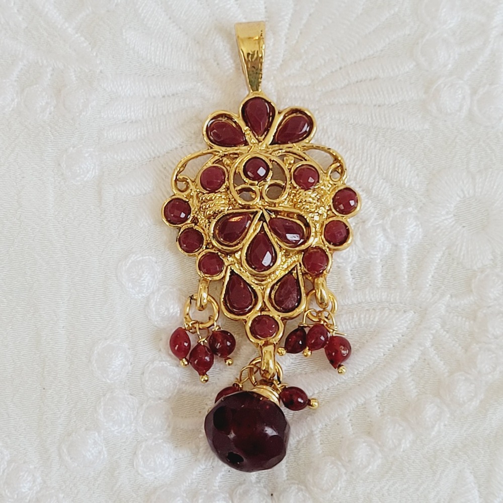 Vintage Victorian Pendant Gold Tone Dangle Filigree Regal Festival Boho 20517